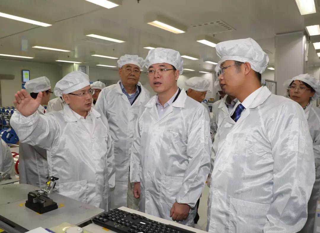 強(qiáng)強(qiáng)聯(lián)合，共筑未來 亨通與東南大學(xué)攜手成立光/量子通信與傳感技術(shù)聯(lián)合研究中心