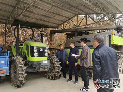 農機審批送上門，貼心服務助春耕——崇義縣行政審批局創新服務模式，打通農機服務“最后一公里”